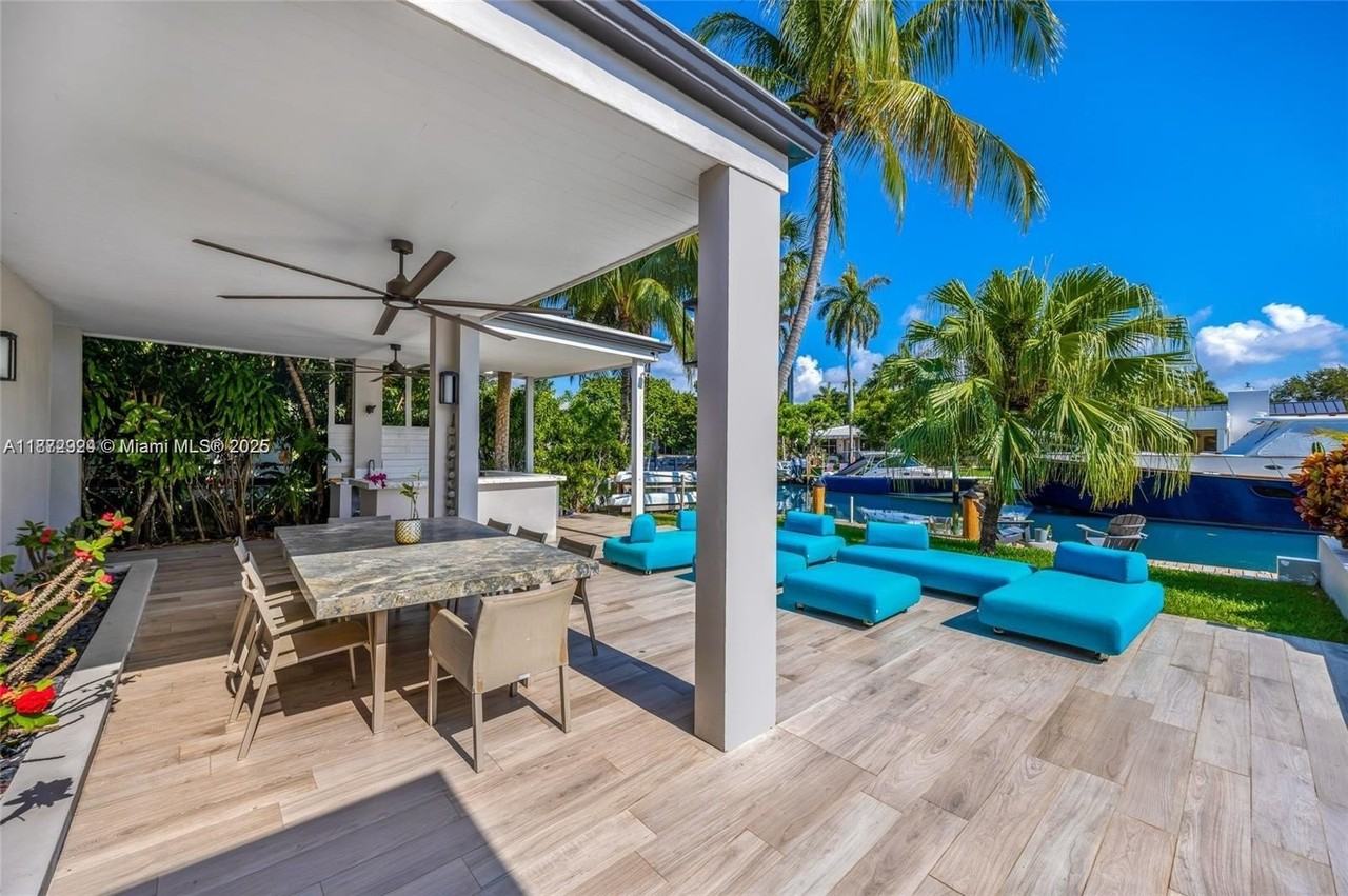 1141 Ne 90th St #0 - Photo 2 of 43