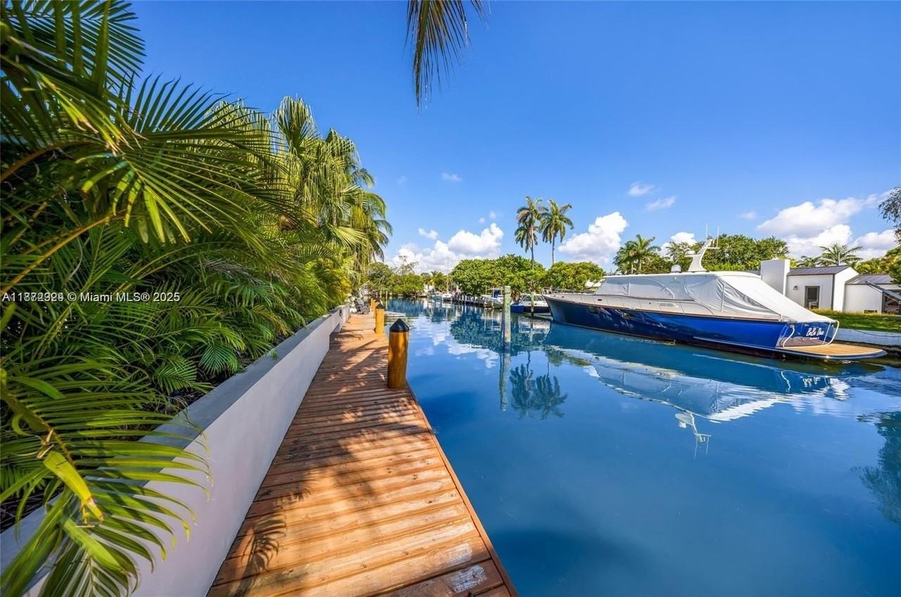 1141 Ne 90th St #0 - Photo 6 of 43