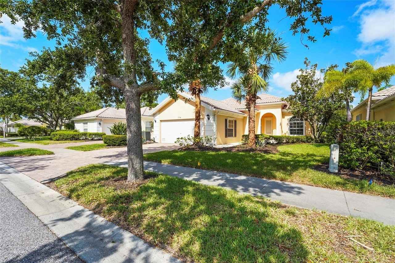 7716 Uliva Way - Photo 4 of 50