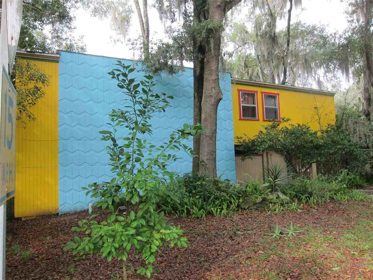 212 Southeast 7th Street #1 - Photo 5 of 34