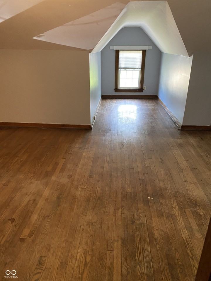 3095 Central Ave - Photo 4 of 10