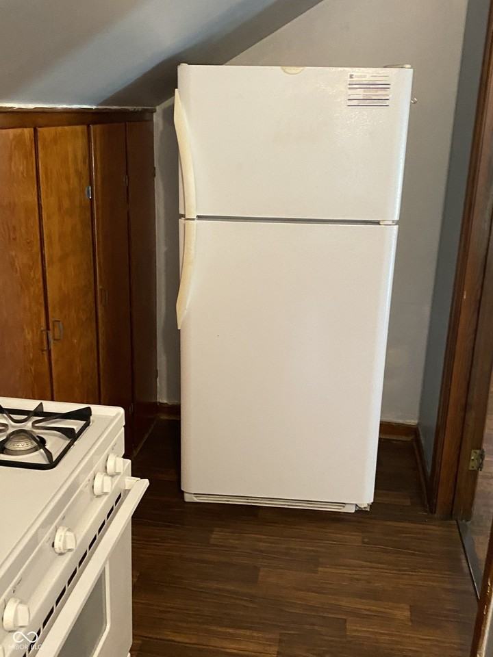 3095 Central Ave - Photo 6 of 10