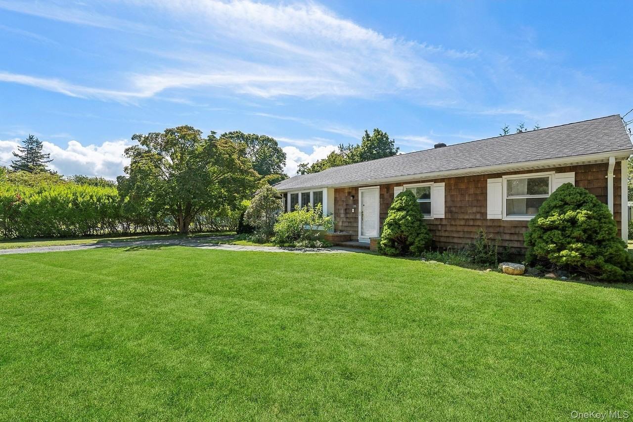 35 Bayberry Ln - Photo 5 of 15