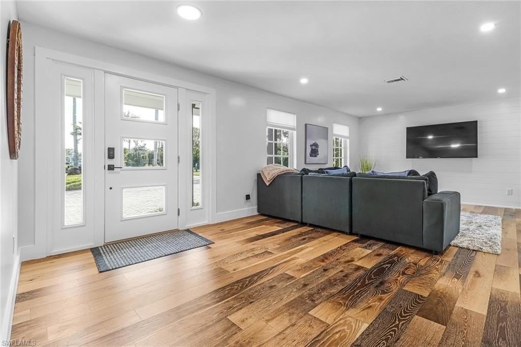 1823 Hurricane Harbor Ln - Photo 4 of 30