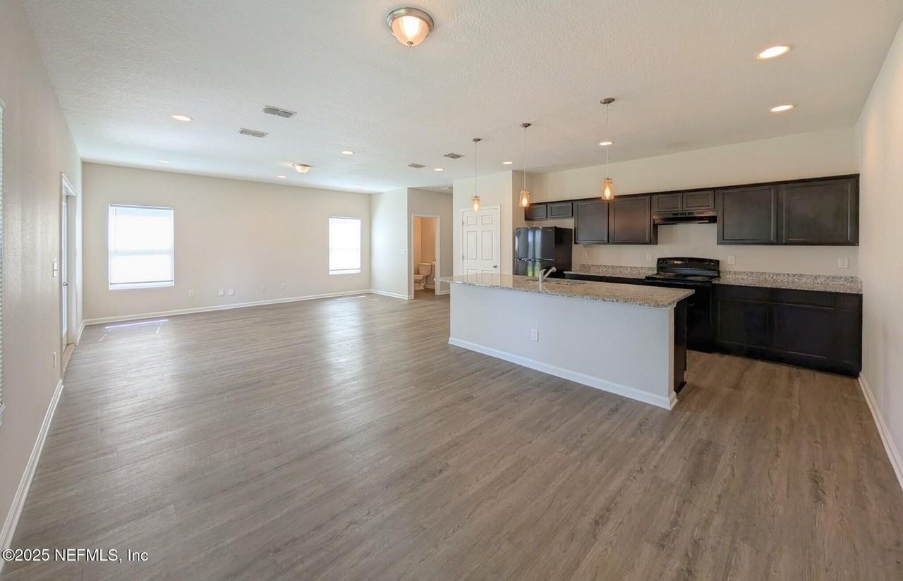 87 W 2nd St - Photo 3 of 16