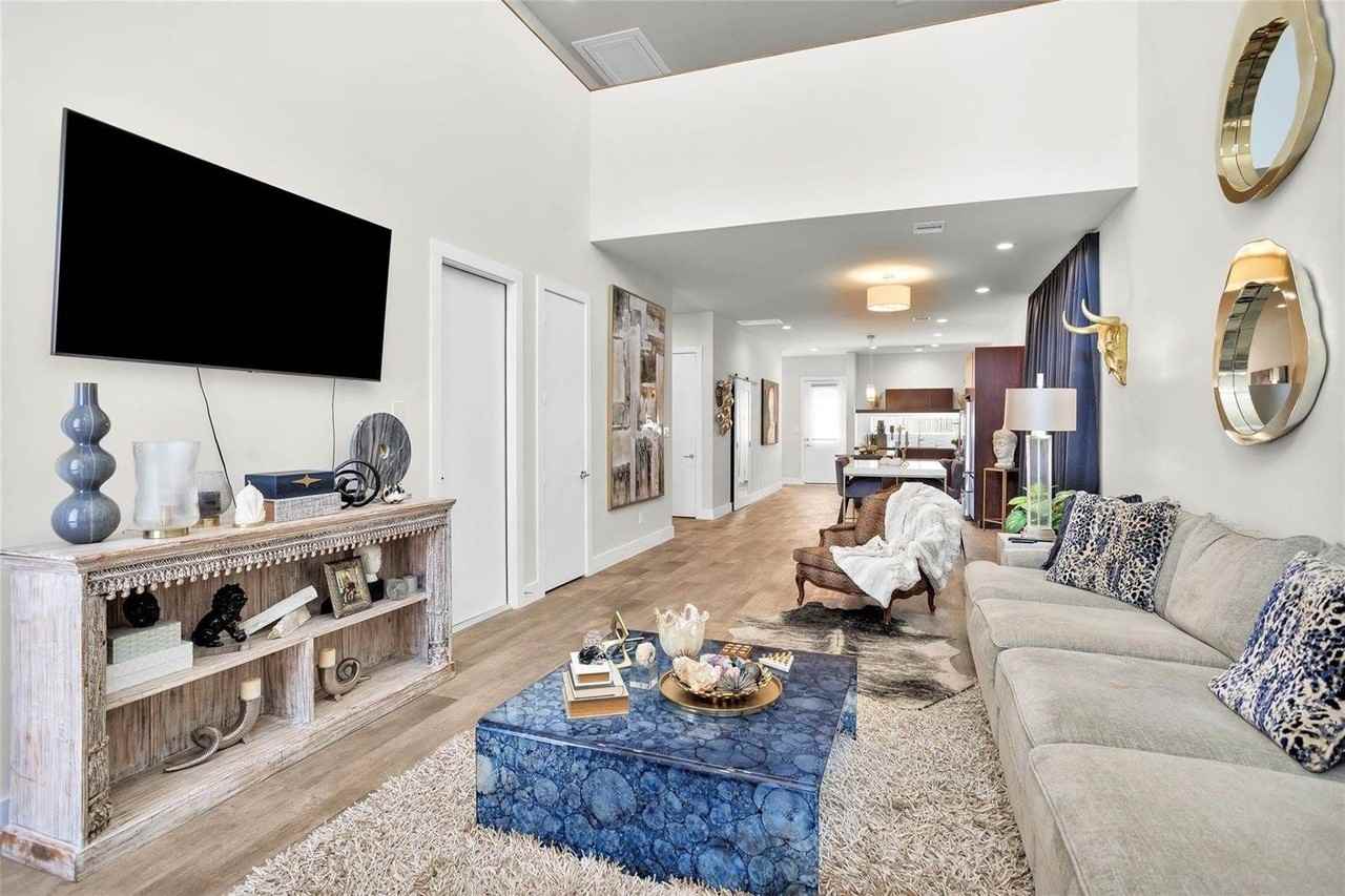 2209 Padron Pl - Photo 3 of 32