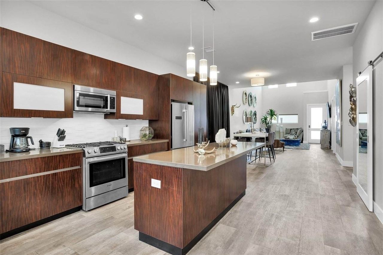 2209 Padron Pl - Photo 6 of 32