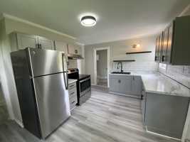 featured image of 28 Victoria St W #2