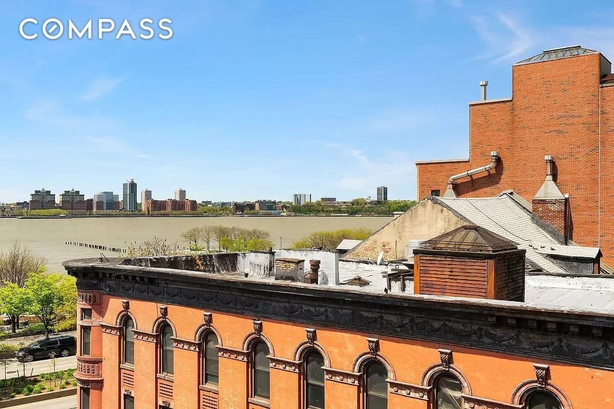 304 W 10th St #4B - Photo 7 of 9