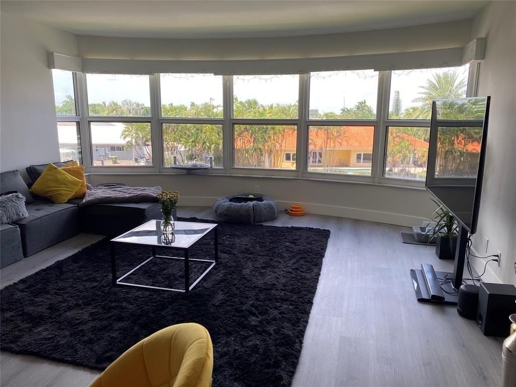 3031 Ne 51st St #305W - Photo 2 of 11