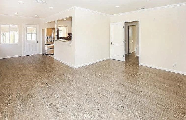 7914 Agnes Ave - Photo 3 of 14