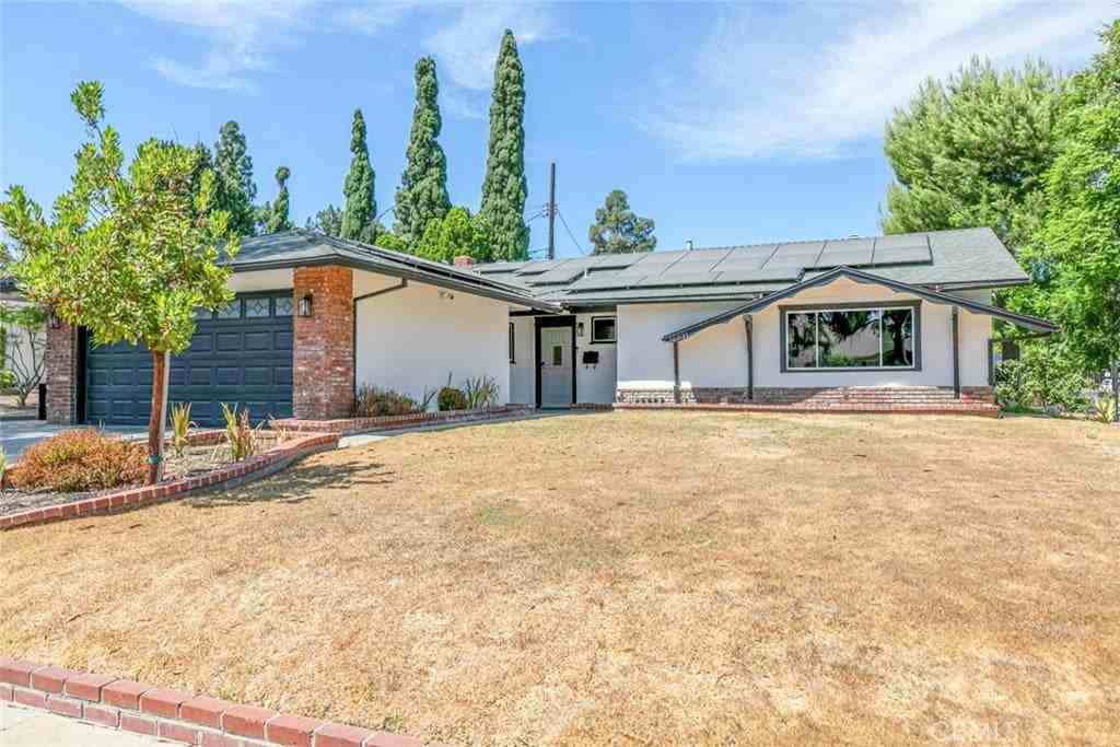 16931 Itasca St - Photo 3 of 47