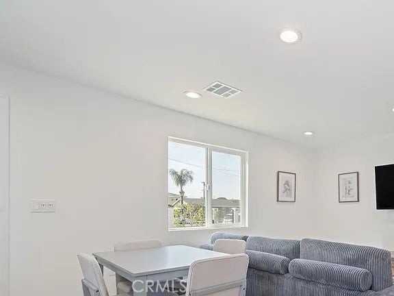 8660 Laurel Canyon Blvd - Photo 5 of 18