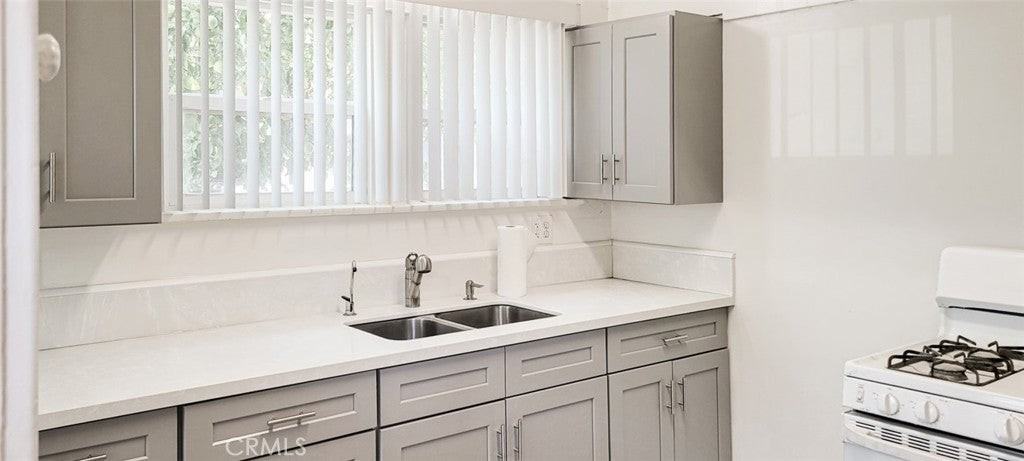 1134 East Chestnut Street - Photo 4 of 19