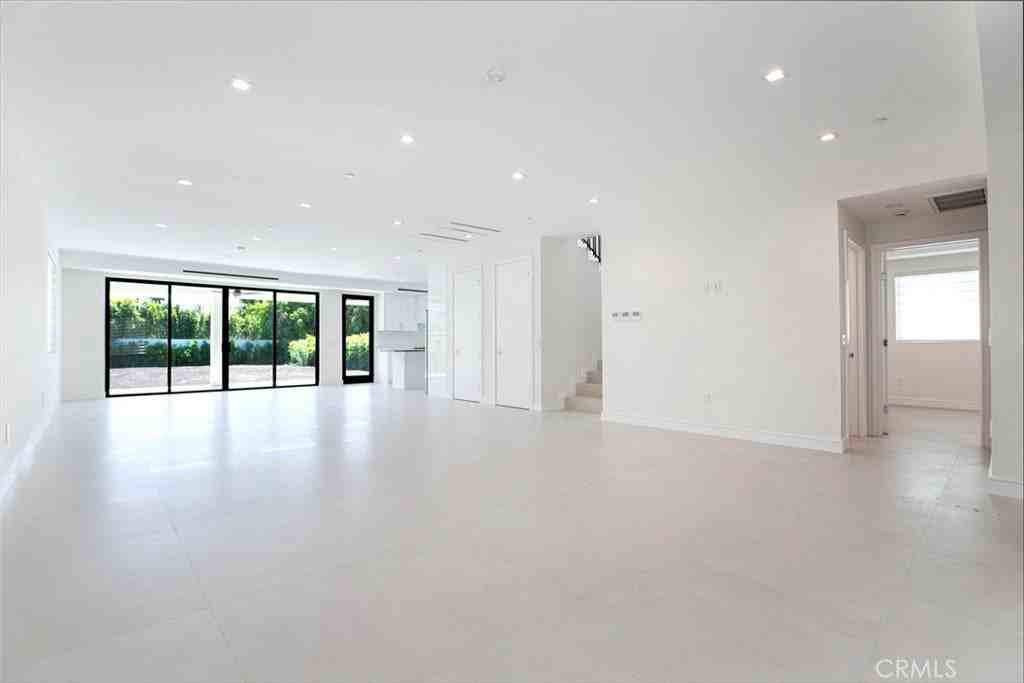 6426 Varna Ave - Photo 6 of 50