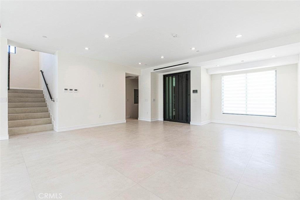 6426 Varna Ave - Photo 7 of 50