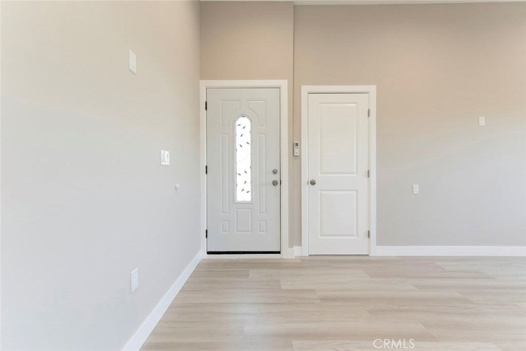 12716 Hart St - Photo 4 of 13