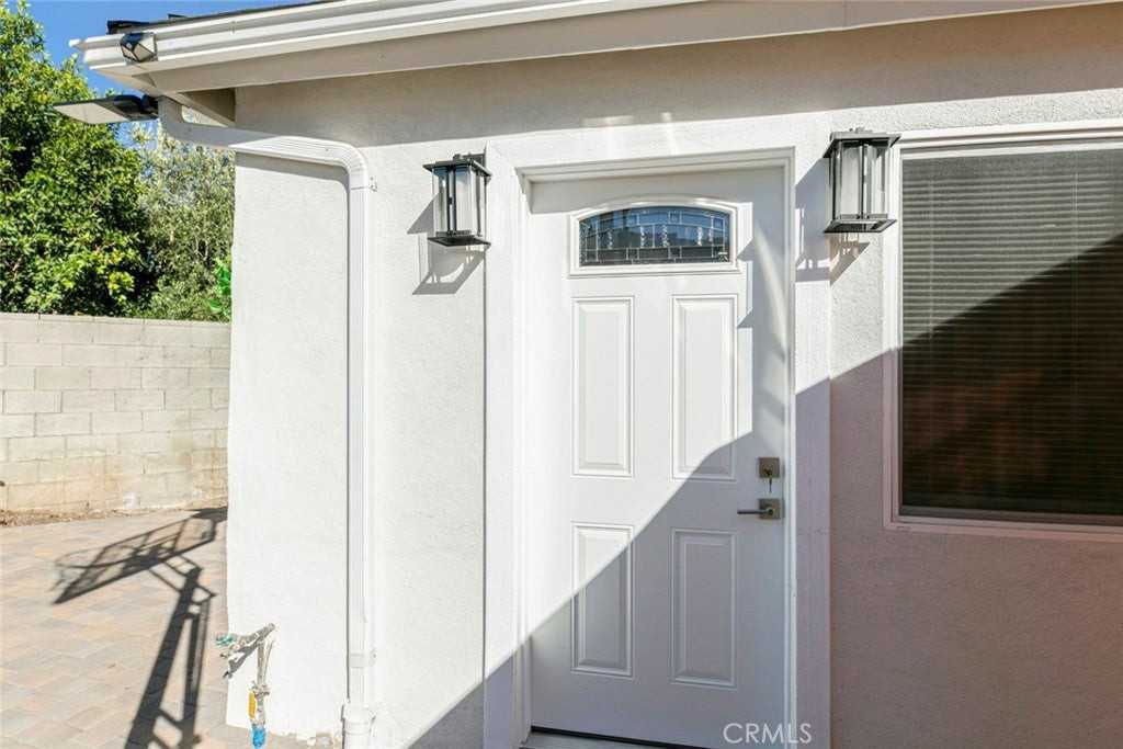 7209 Dos Rios Dr - Photo 3 of 15