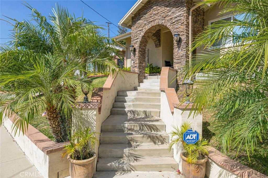 9434 Mclennan Ave - Photo 4 of 39