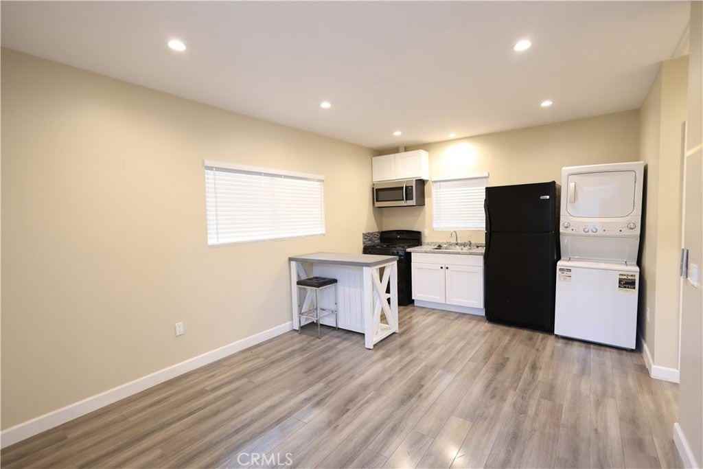 10020 Gothic Ave - Photo 4 of 12