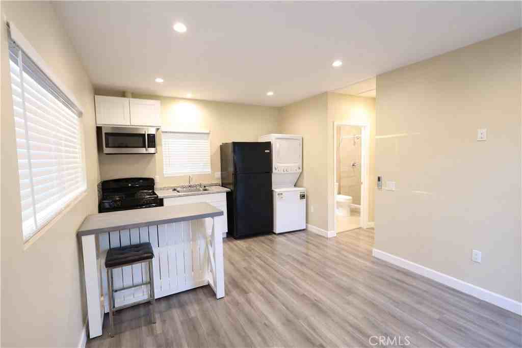 10020 Gothic Ave - Photo 5 of 12