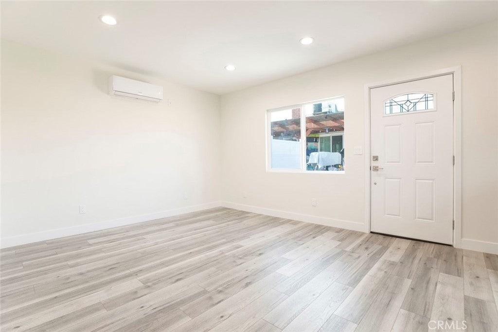 17222 Horace St - Photo 4 of 14