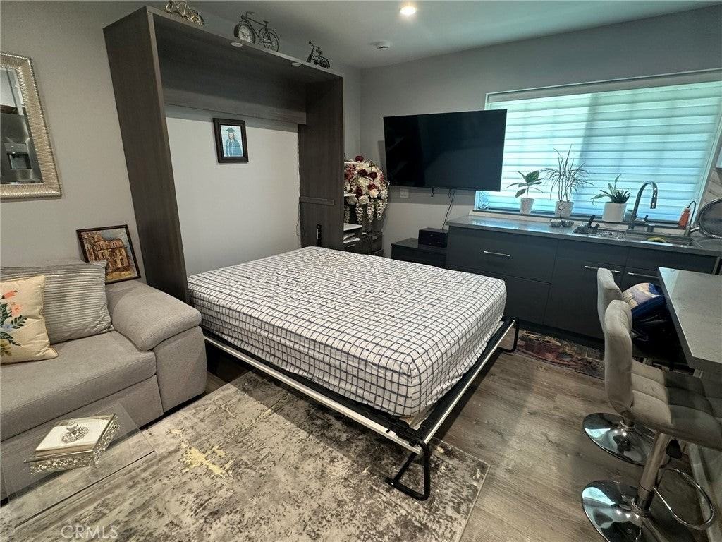 12990 Halford St - Photo 7 of 11