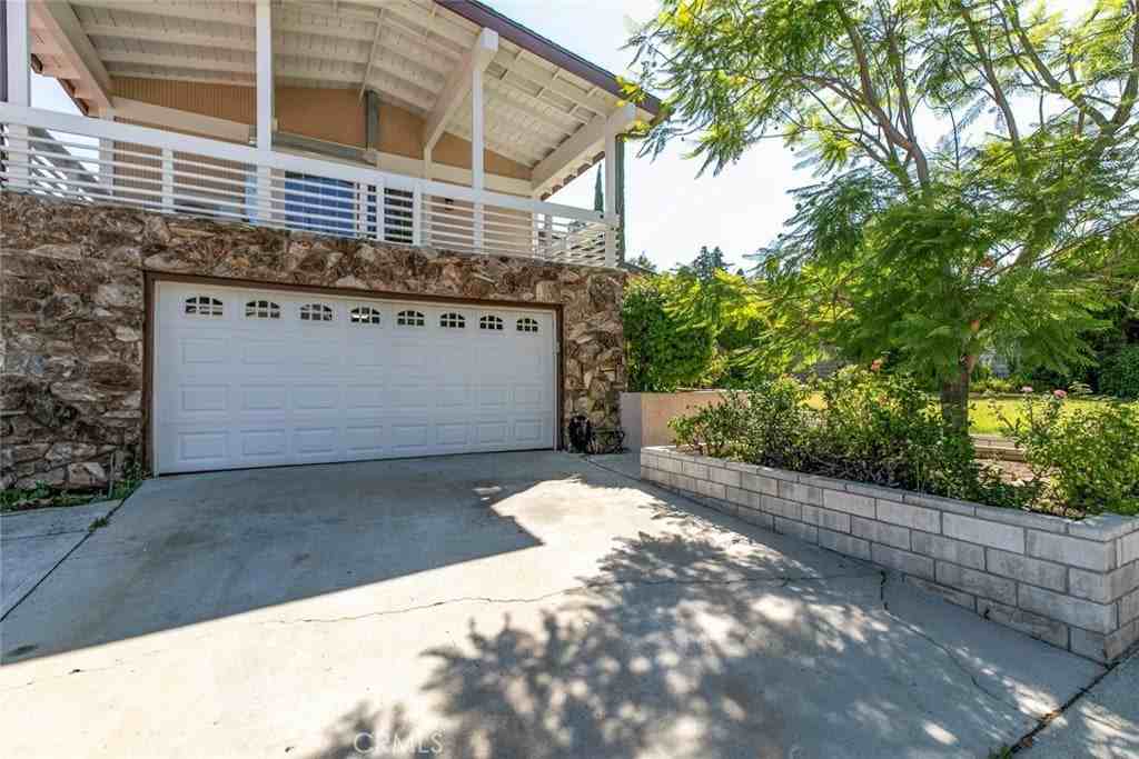 12457 Bradford Pl - Photo 5 of 50