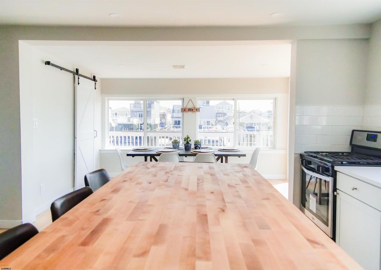 6104 Monmouth Ave - Photo 6 of 40