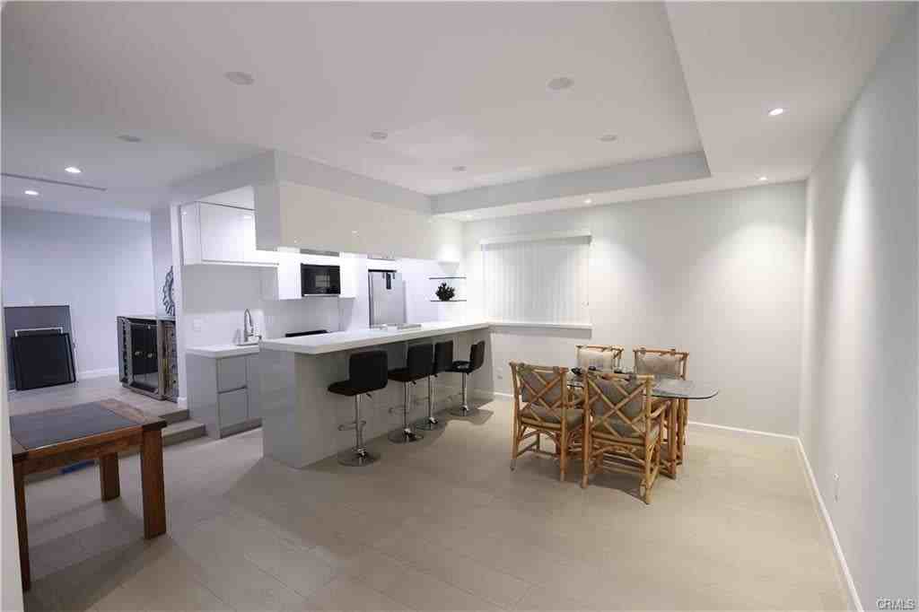 9315 White Oak Ave - Photo 7 of 21