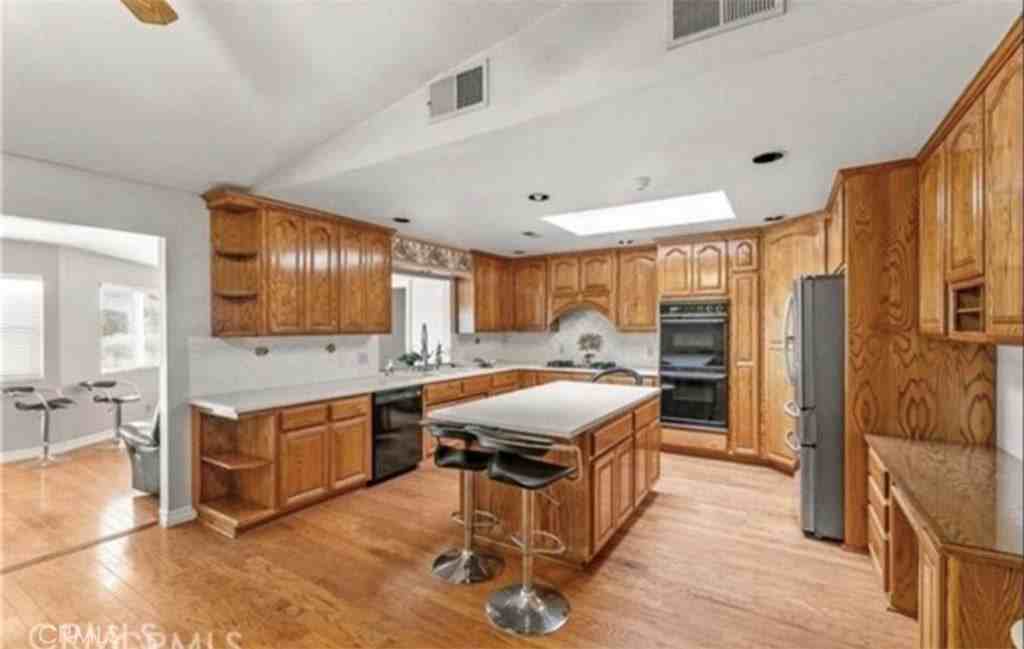 2110 W Avenue M8 - Photo 7 of 19