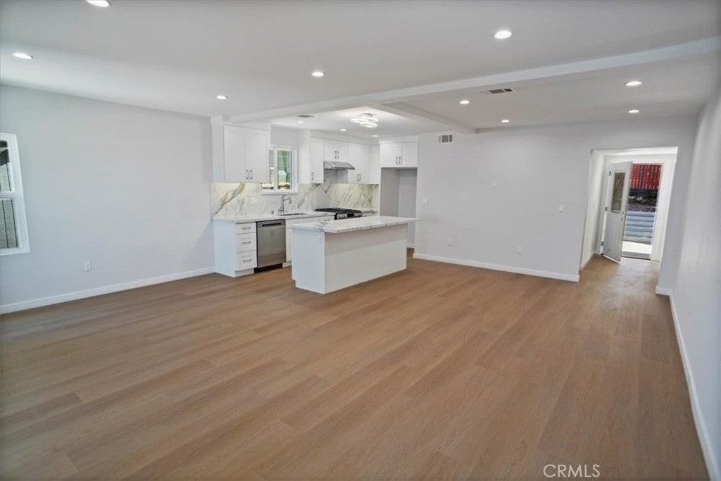 10326 Silverton Ave - Photo 5 of 11