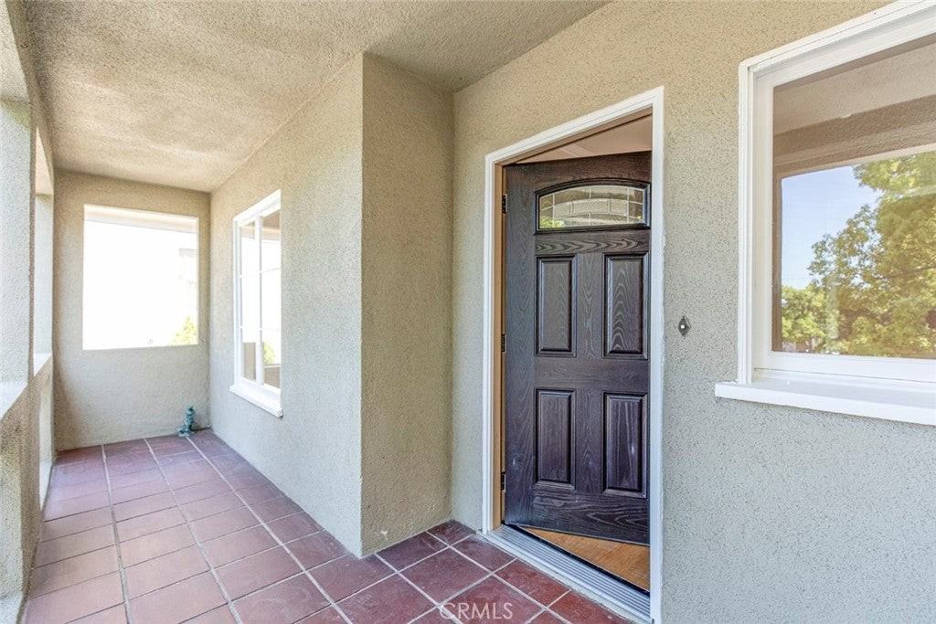 743 E Doran St - Photo 3 of 32