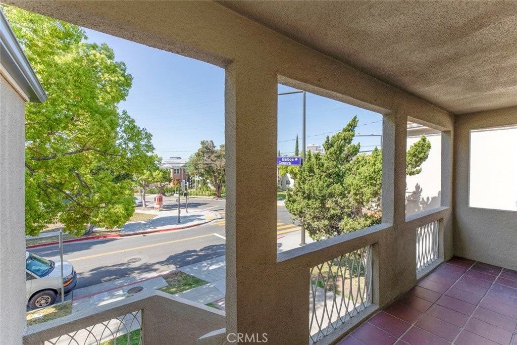 743 E Doran St - Photo 4 of 32