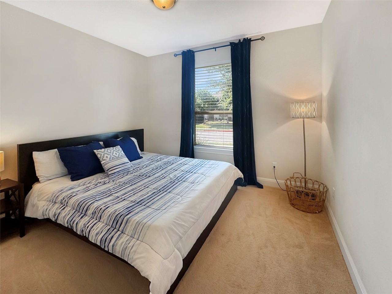 4416 Trinity Woods St - Photo 7 of 36