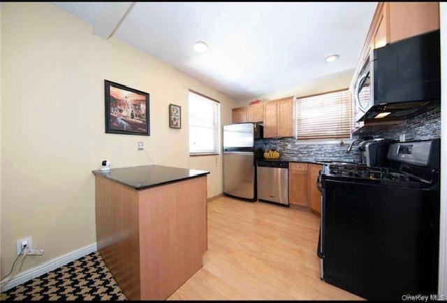 26024 73rd Ave - Photo 2 of 9