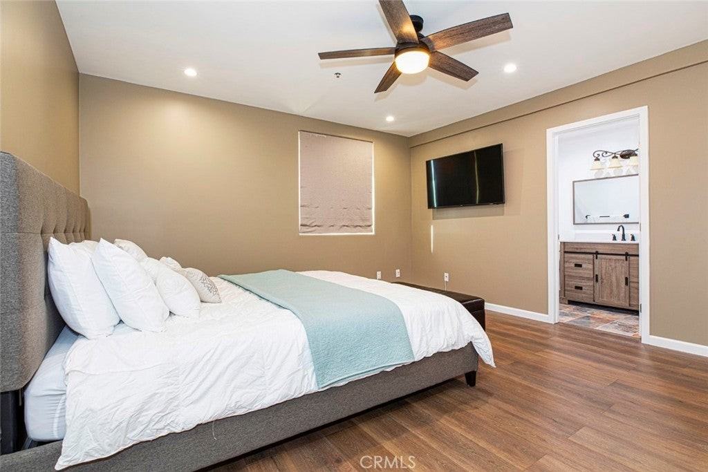 9334 Wayside Dr - Photo 3 of 50