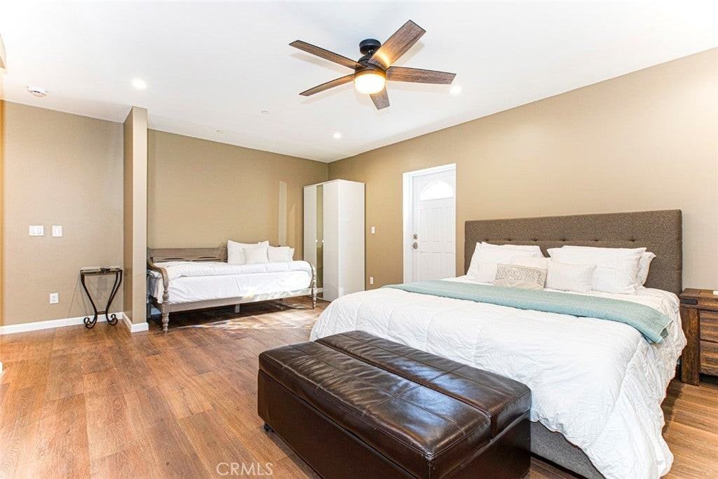 9334 Wayside Dr - Photo 5 of 50