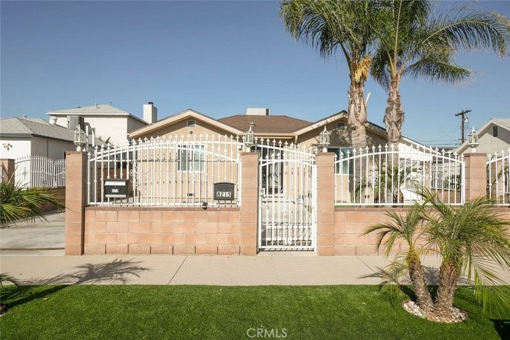 8215 Saint Clair Ave - Photo 3 of 32