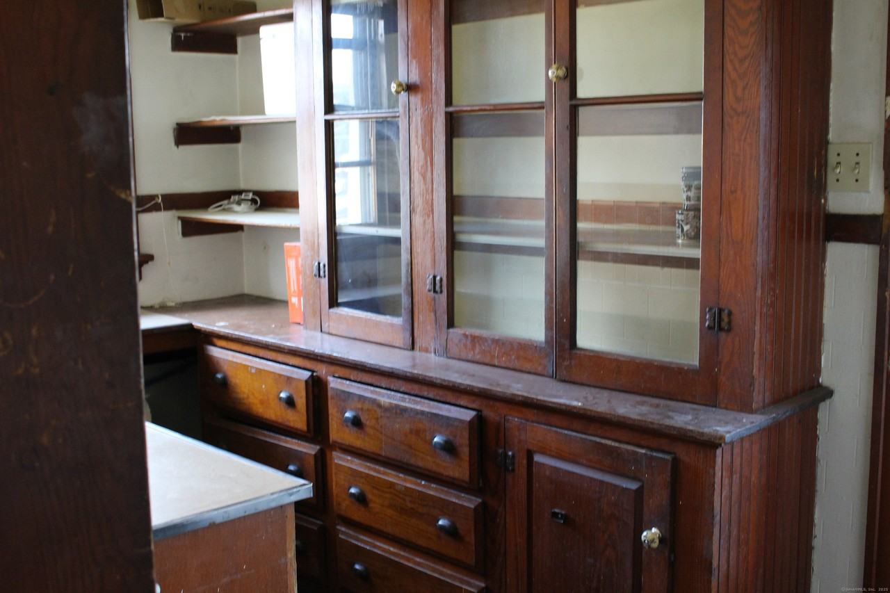 195 Highland Ave - Photo 3 of 11