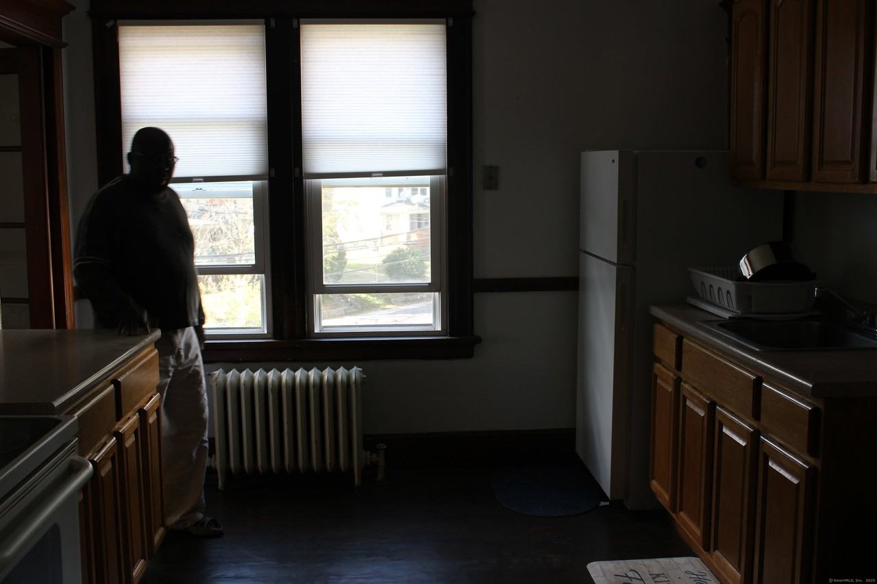 195 Highland Ave - Photo 5 of 11