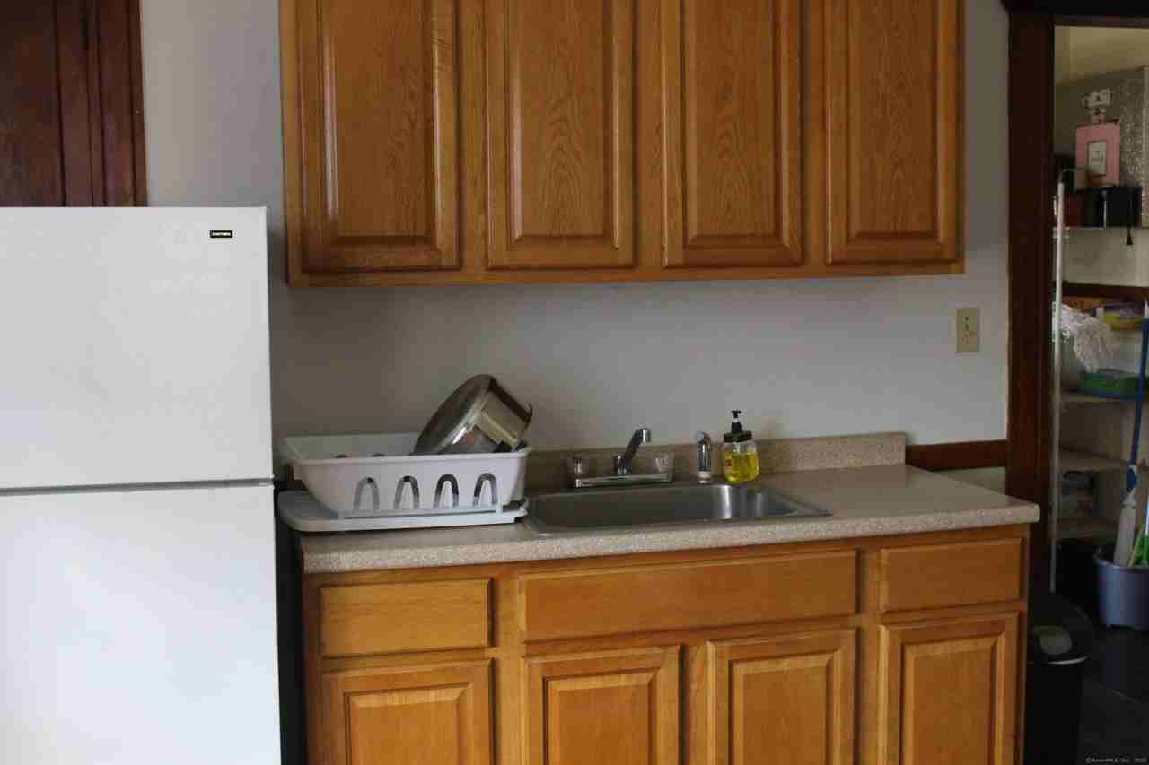 195 Highland Ave - Photo 6 of 11