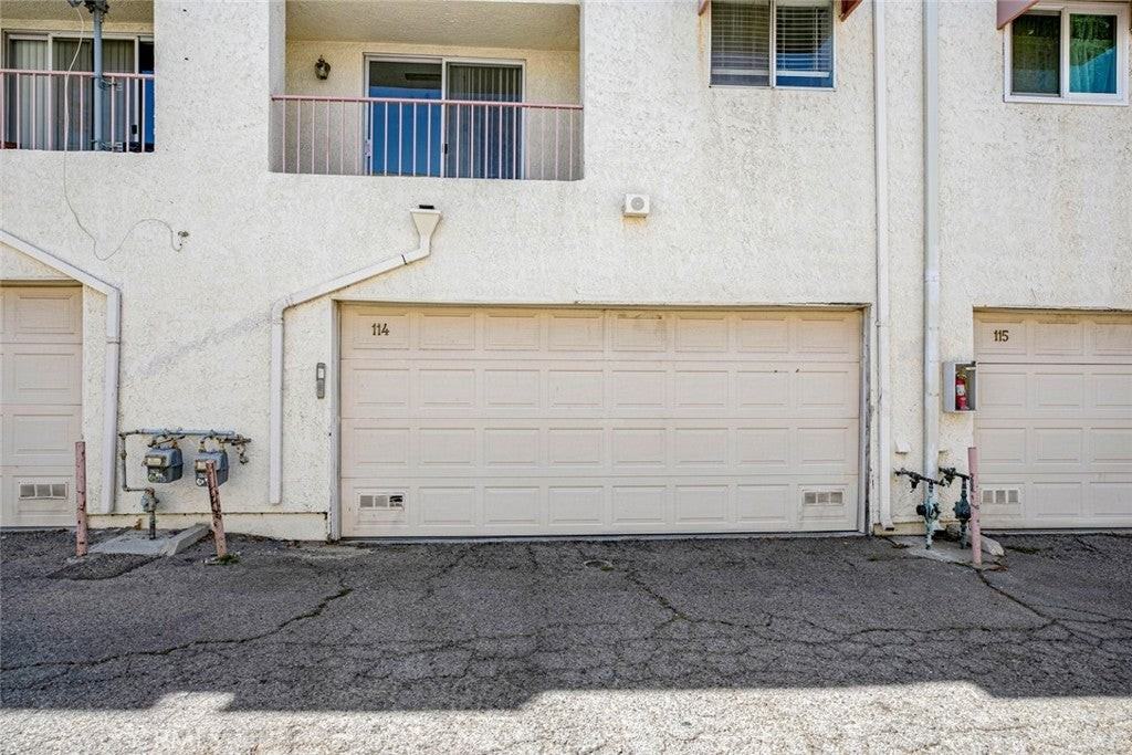 12411 Osborne St - Photo 5 of 39