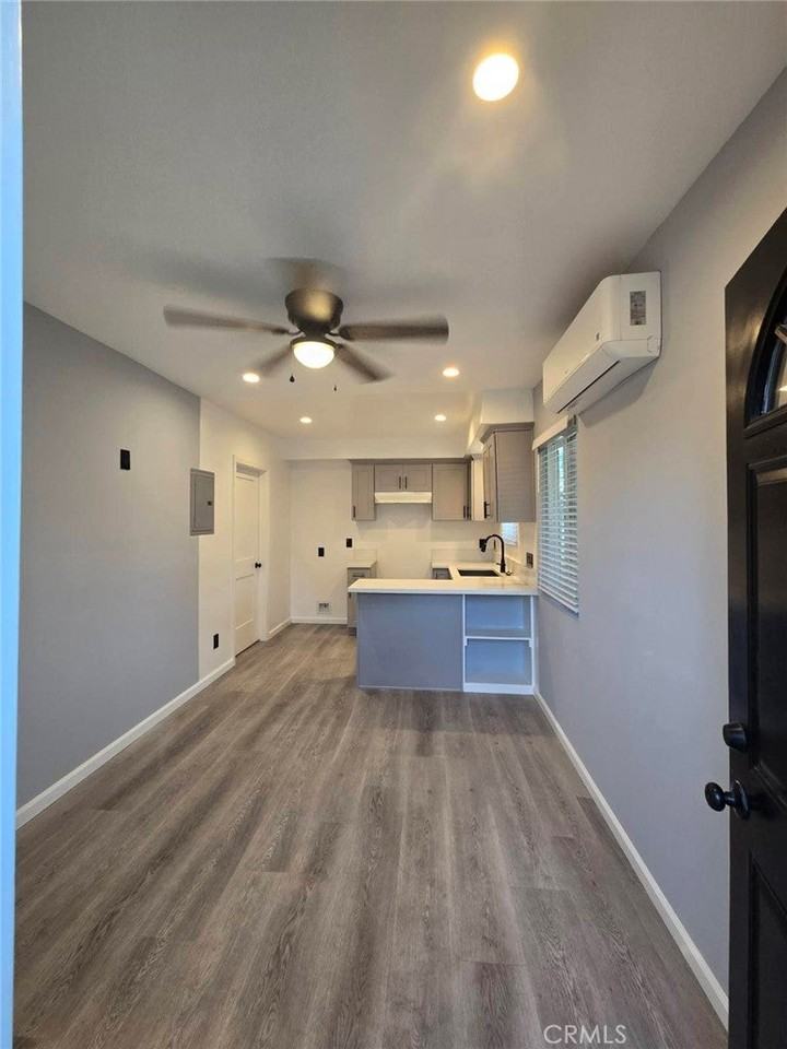 4919 3/4 Twining St - Photo 3 of 17