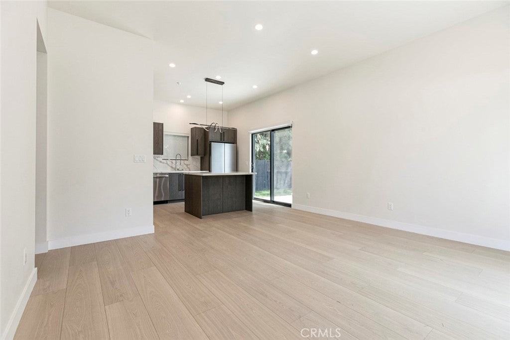 17434 Index St - Photo 5 of 29