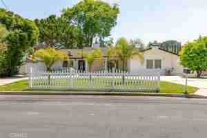 featured image of 17646 Raymer St