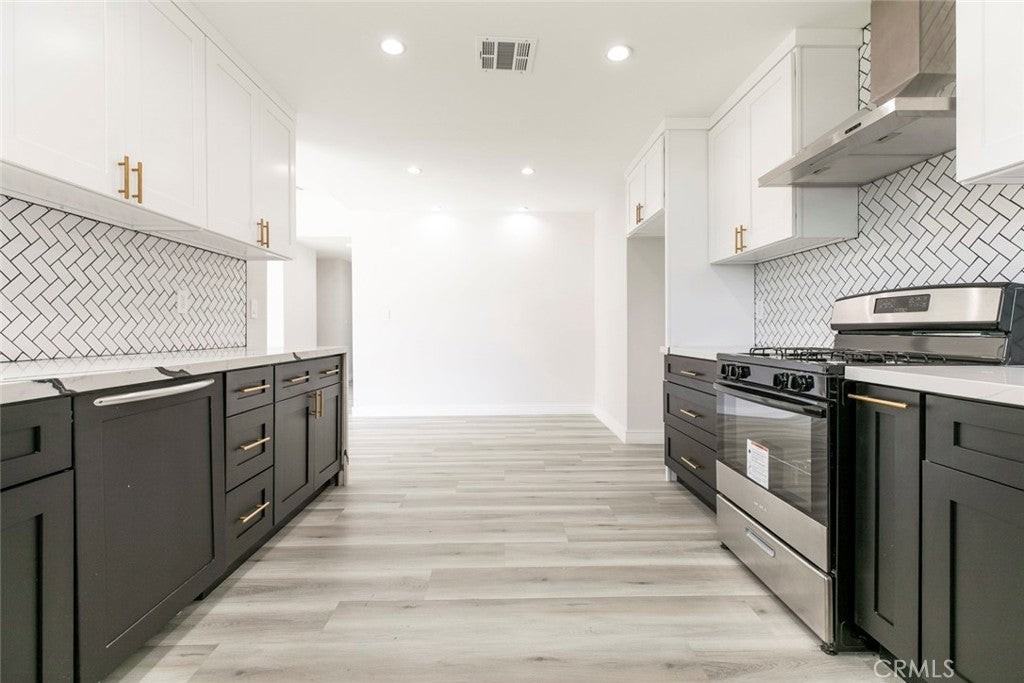 17646 Raymer St - Photo 6 of 28