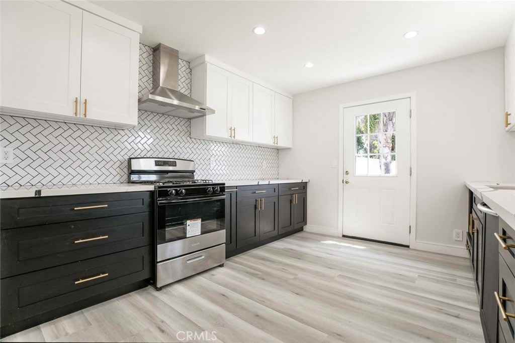 17646 Raymer St - Photo 7 of 28