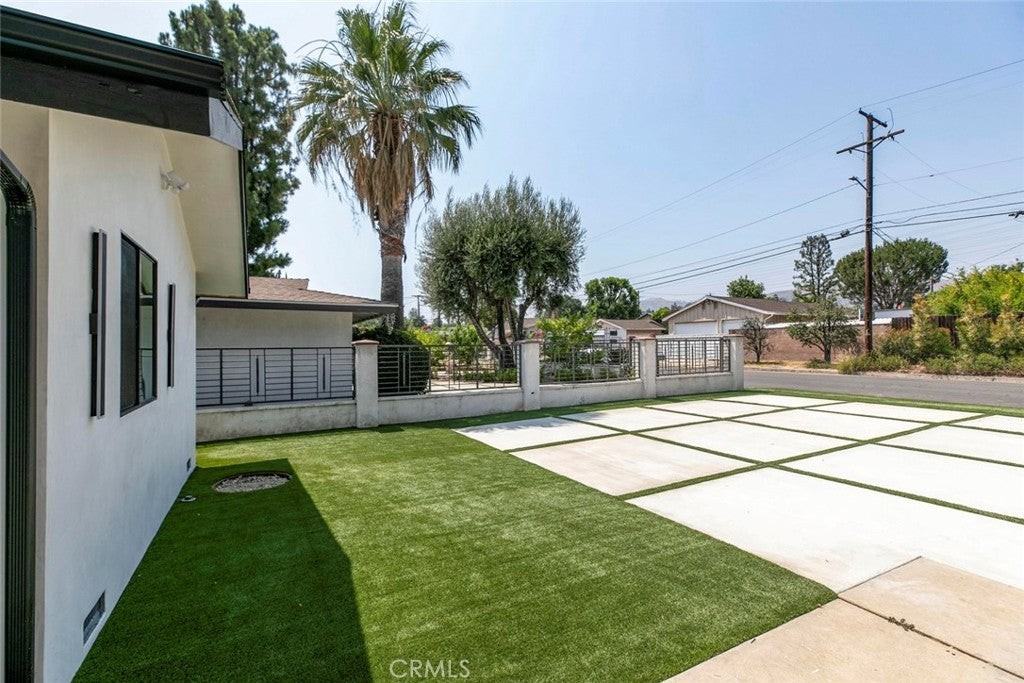 17436 Index Street - Photo 3 of 27