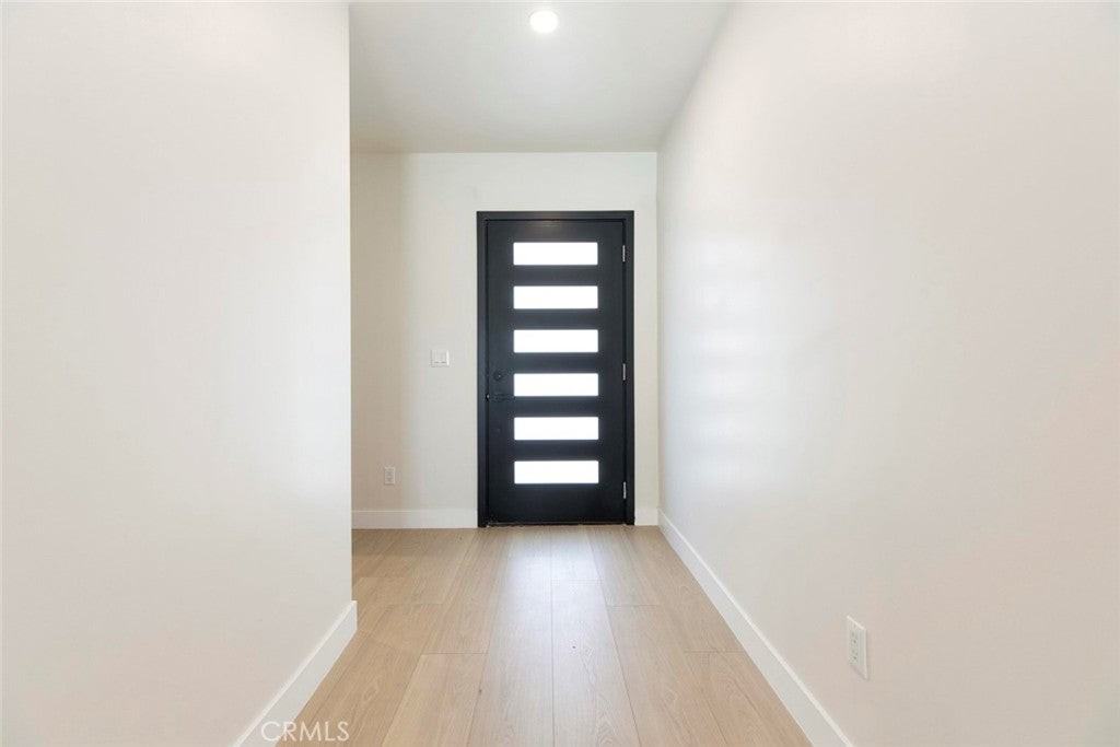 17436 Index Street - Photo 4 of 27